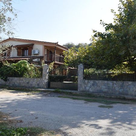 Family Villa Kalypso Oreoi Exterior foto